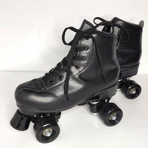 Womens Roller Skates Black Size 40 Only tried on in my house.